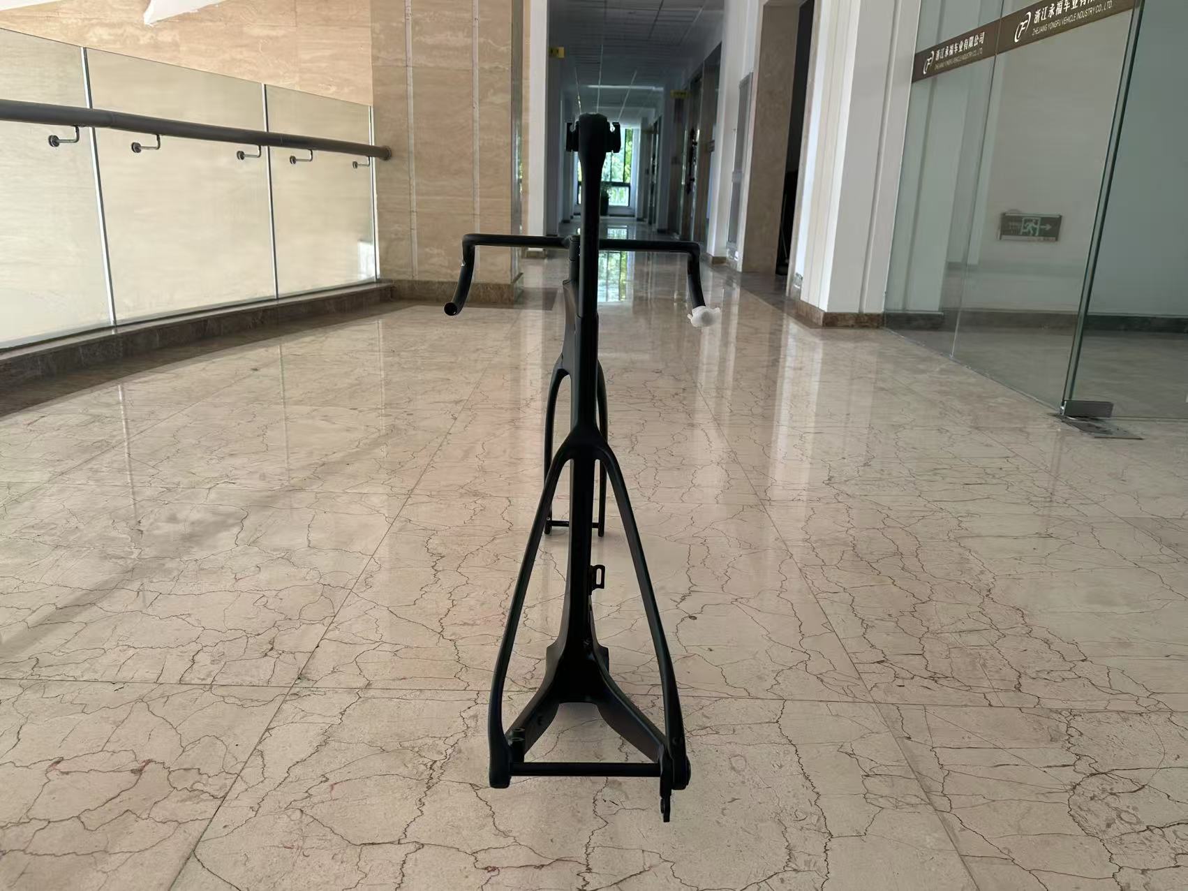 دراجة سباق هوائية 700C بـ24 سر - مراجعة Carbon Fiber Road Bike Frame Aero وسعره