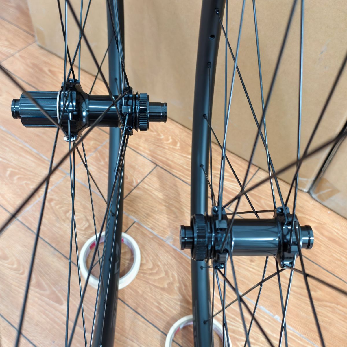 لايحتاج جاهز 30 مللي متر الحصى - مراجعة Gravel Bike Wheelset Carbon 700C وسعره
